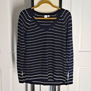 Gap ladies pullover top NWOT